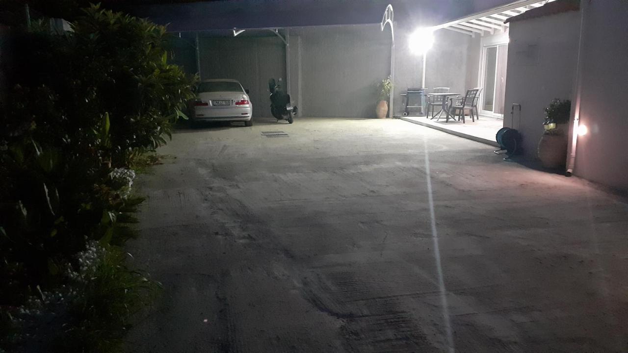 Giannis Apartamento Galatás Exterior foto