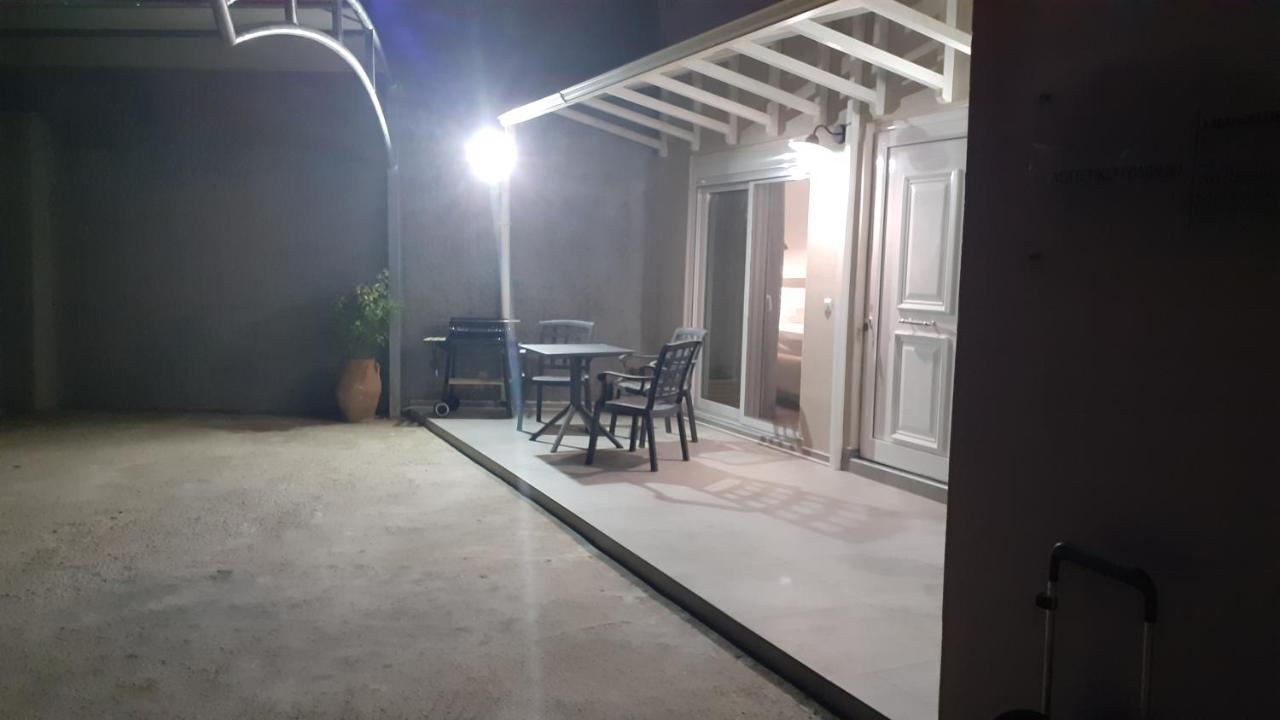 Giannis Apartamento Galatás Exterior foto